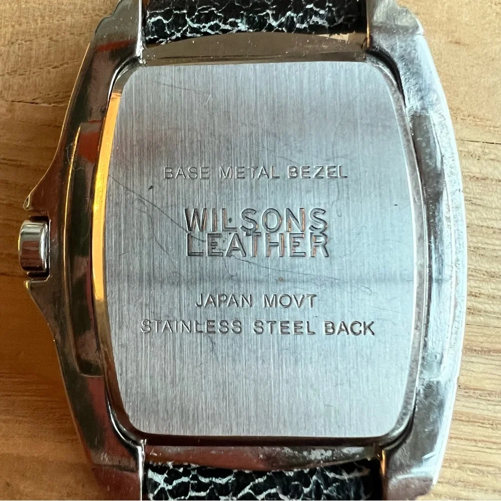 Vintage style Wilson’s leather silver tone black leather watch NEW BATTERY